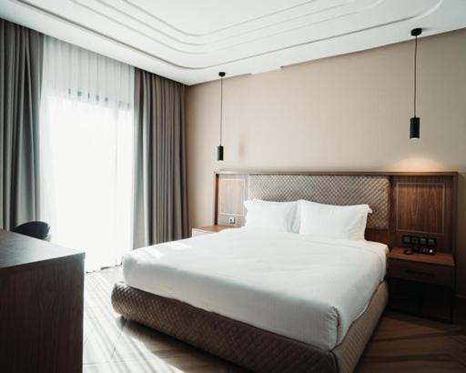 City Hotel By Waves Кенитра Экстерьер фото